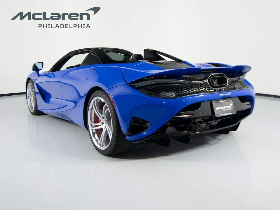 2026 McLaren 750S Spider - Image 8 of 31
