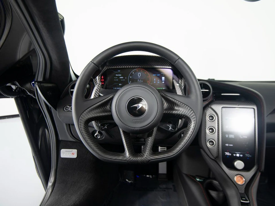 2026 McLaren 750S Spider - Image 16 of 31