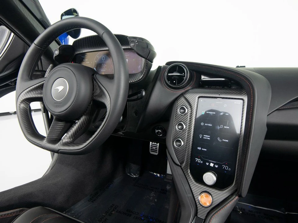 2026 McLaren 750S Spider - Image 28 of 31