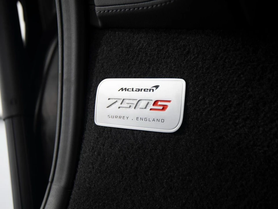 2026 McLaren 750S Spider - Image 19 of 31