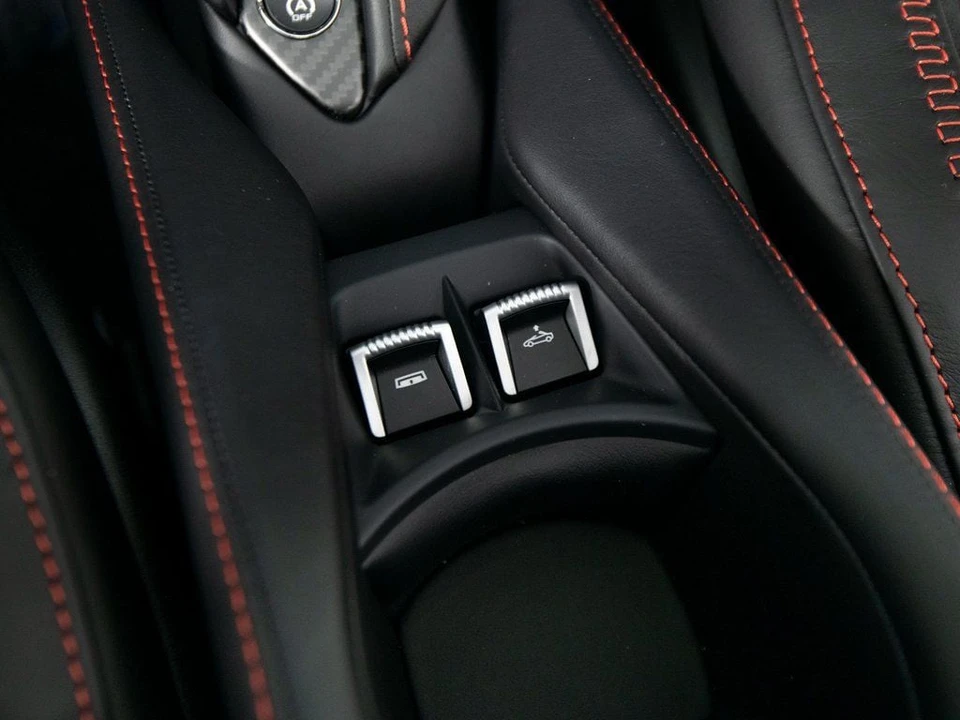 2026 McLaren 750S Spider - Image 25 of 31