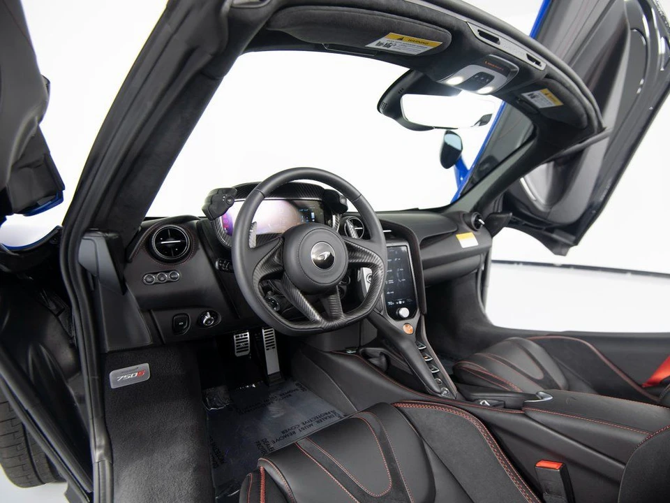 2026 McLaren 750S Spider - Image 15 of 31