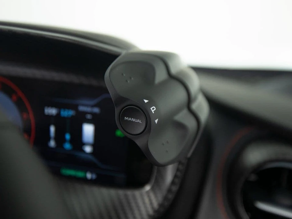 2026 McLaren 750S Spider - Image 21 of 31