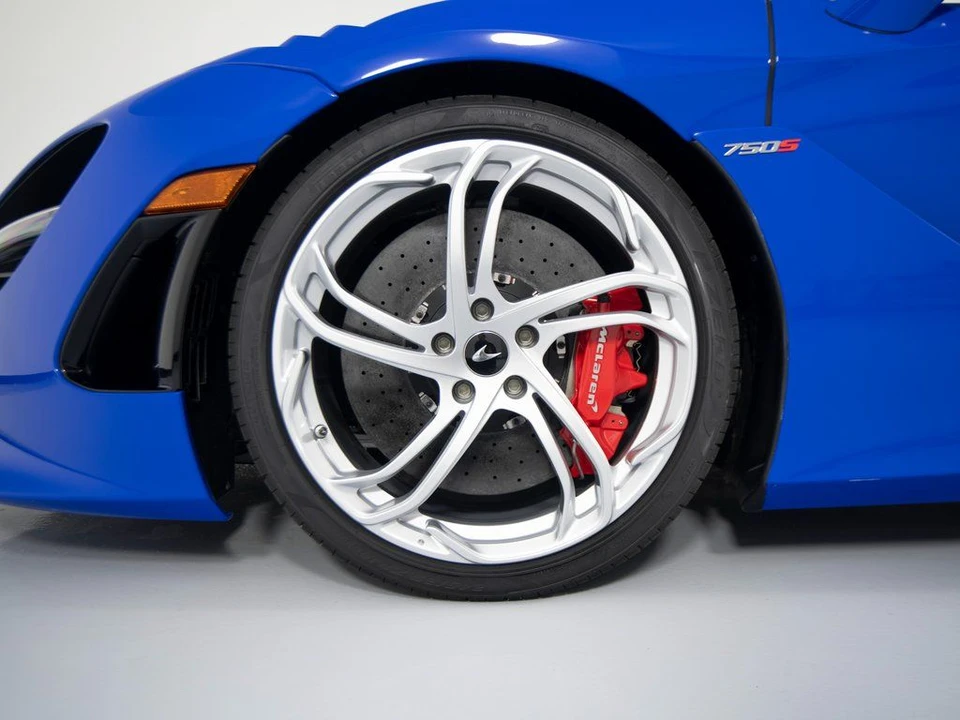 2026 McLaren 750S Spider - Image 10 of 31