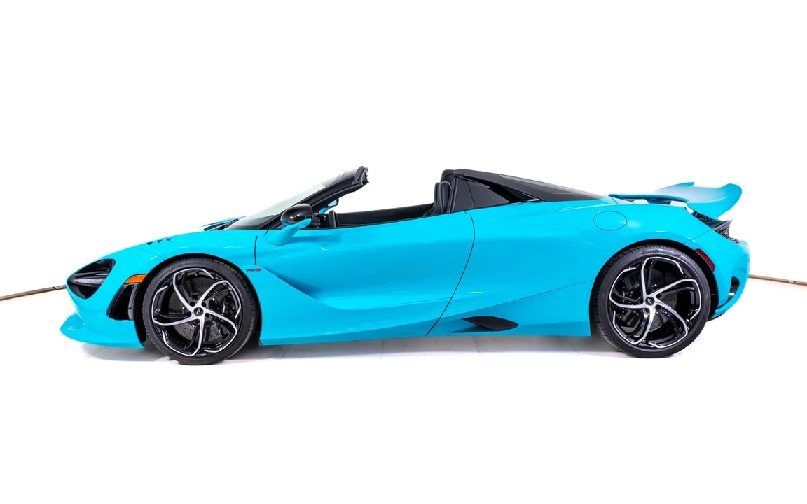 2026 McLaren 750S Spider - Image 2 of 25