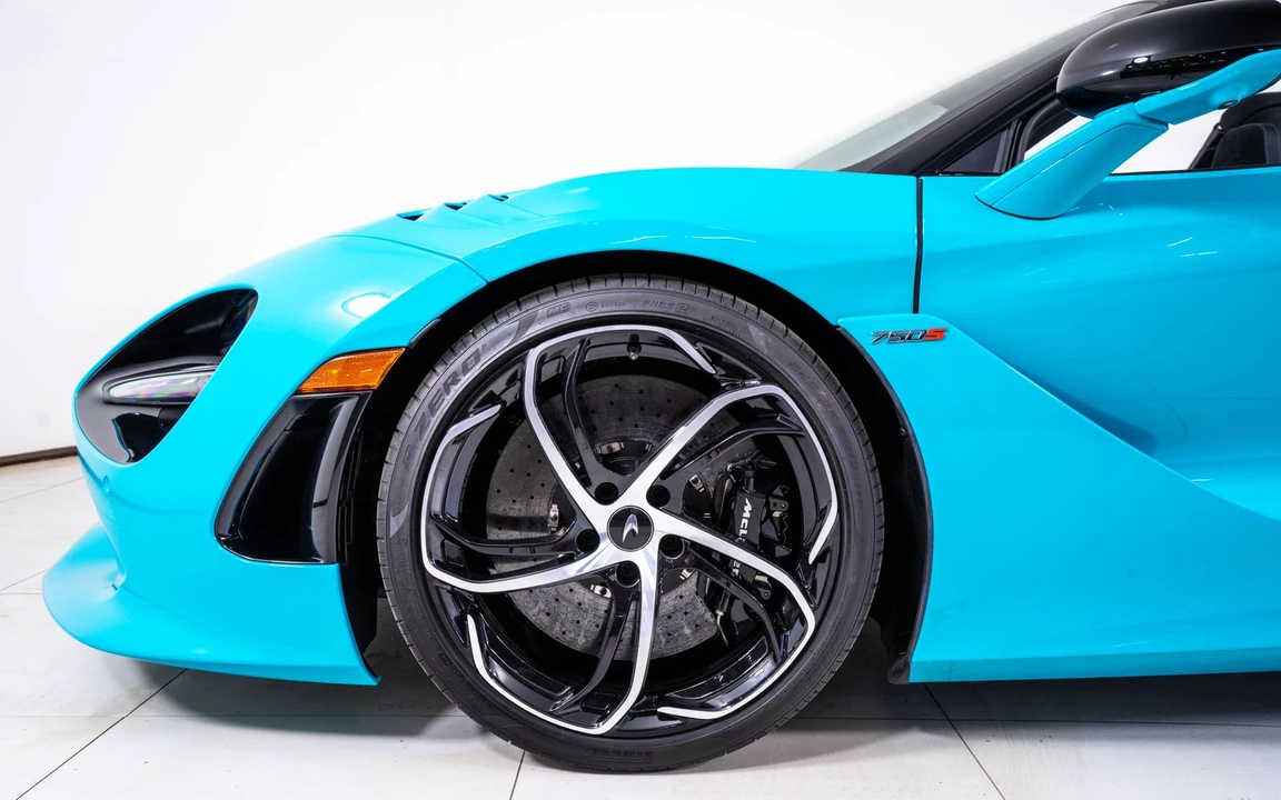 2026 McLaren 750S Spider - Image 16 of 25