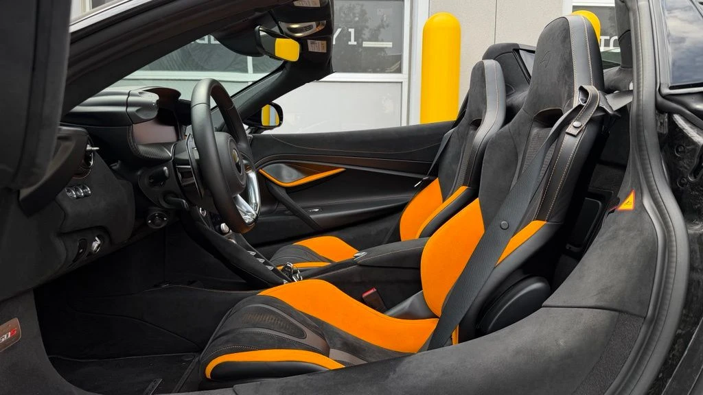 2026 McLaren 750S Spider - Image 8 of 9