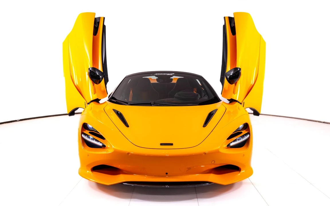 2026 McLaren 750S Spider - Image 11 of 25