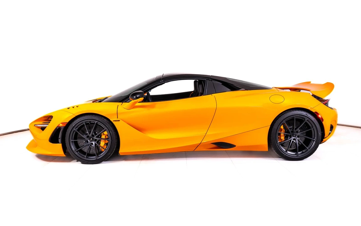 2026 McLaren 750S Spider - Image 3 of 25