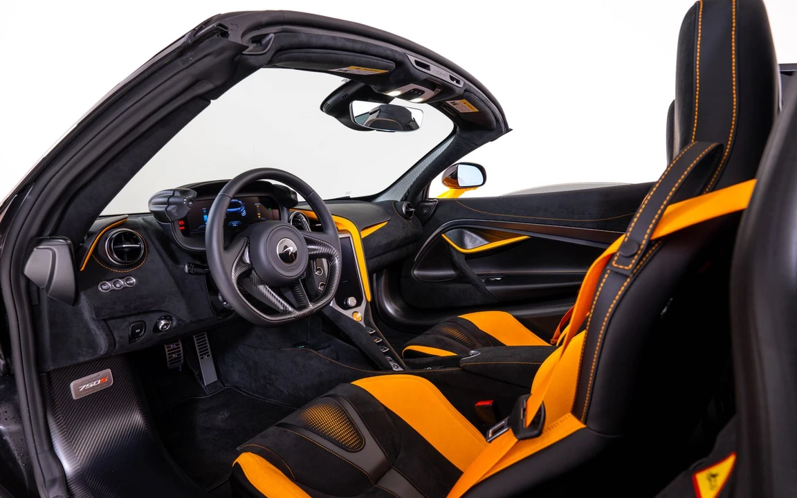 2026 McLaren 750S Spider - Image 21 of 25