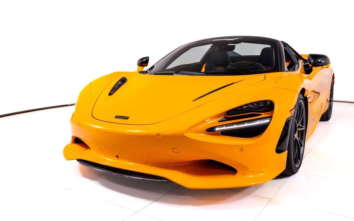 2026 McLaren 750S Spider - Image 12 of 25