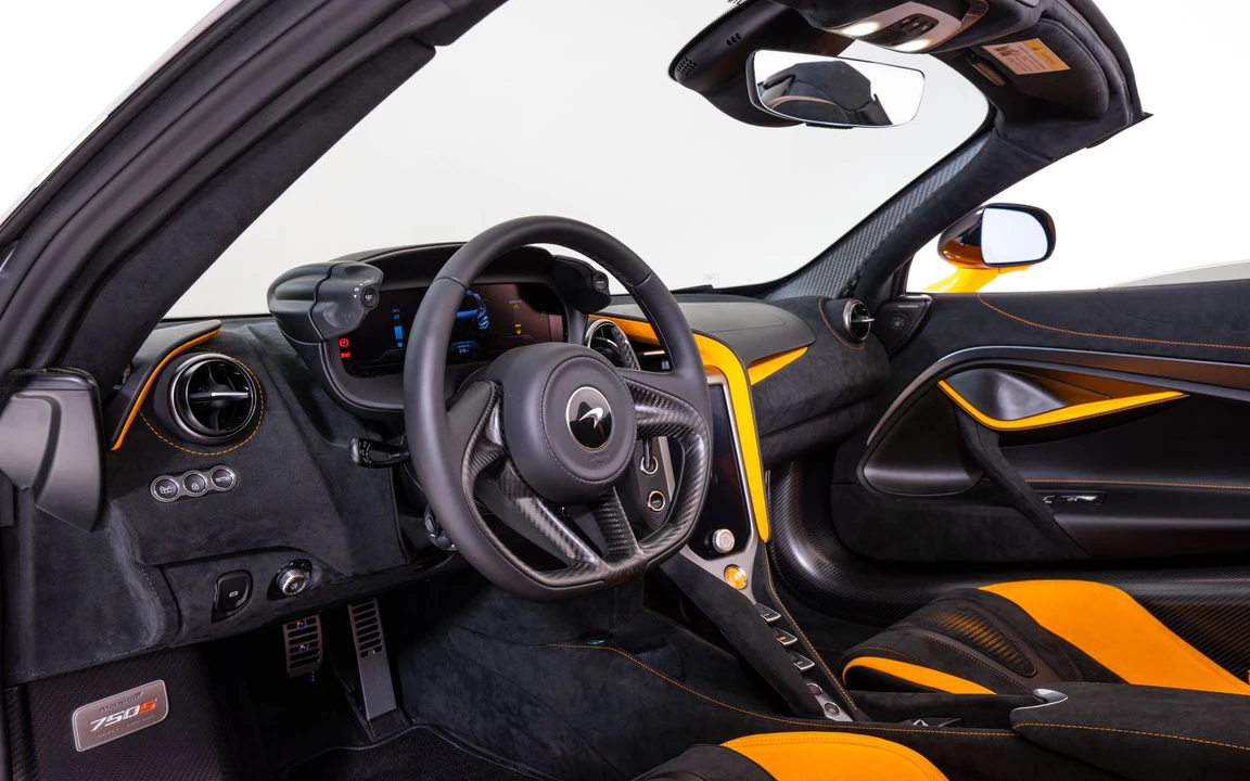 2026 McLaren 750S Spider - Image 20 of 25