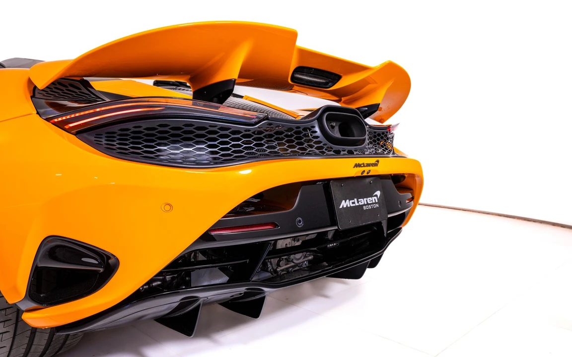 2026 McLaren 750S Spider - Image 14 of 25