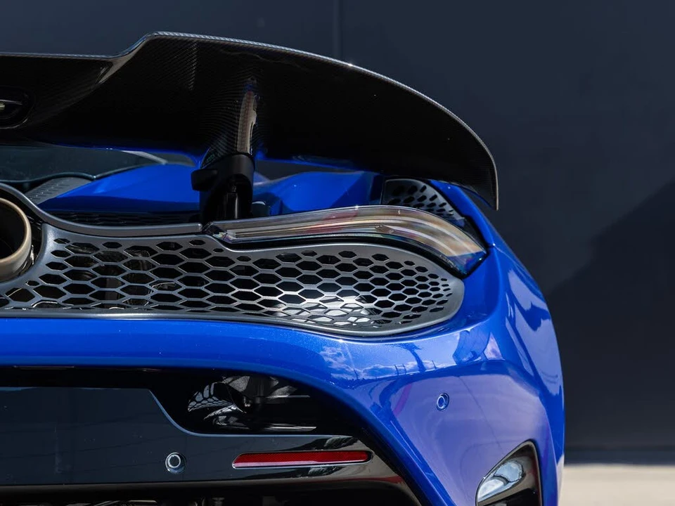 2026 McLaren 750S Coupe - Image 13 of 31
