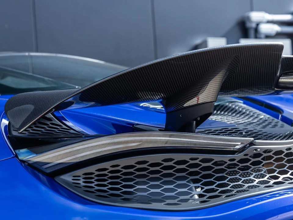 2026 McLaren 750S Coupe - Image 15 of 31