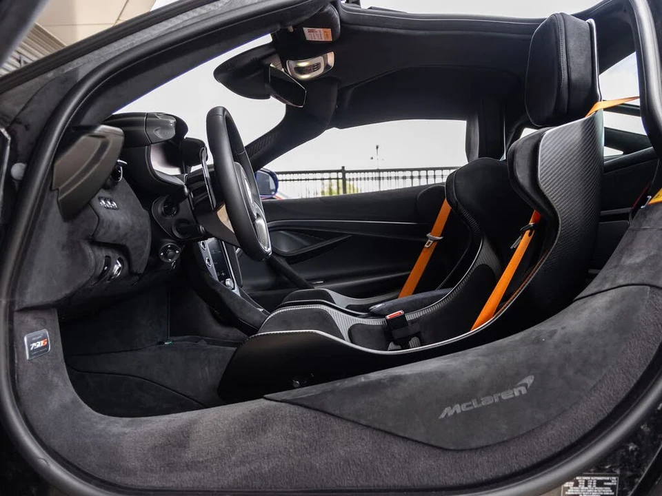 2026 McLaren 750S Coupe - Image 29 of 31