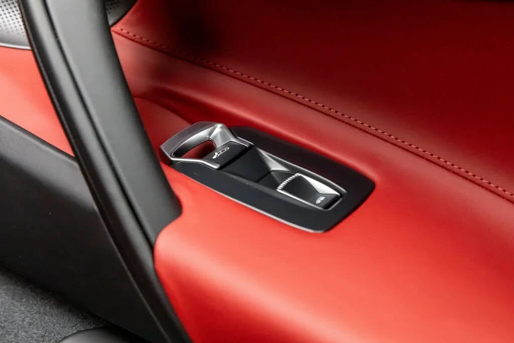 2026 McLaren 750S Coupe - Image 29 of 31