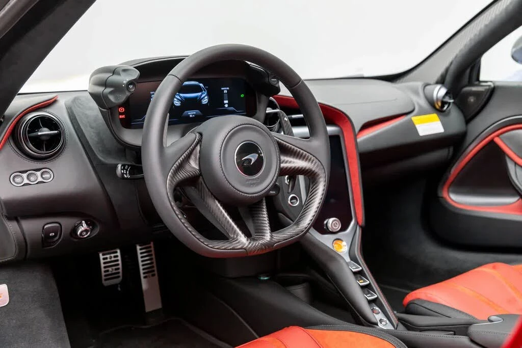 2026 McLaren 750S Coupe - Image 2 of 31