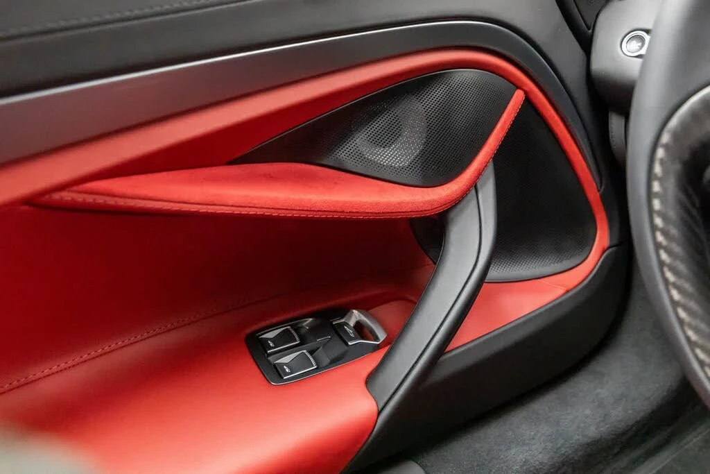 2026 McLaren 750S Coupe - Image 26 of 31