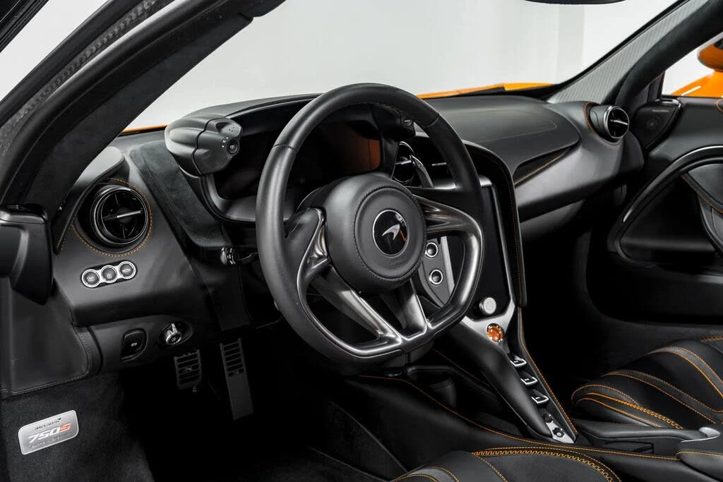 2026 McLaren 750S Coupe - Image 11 of 31