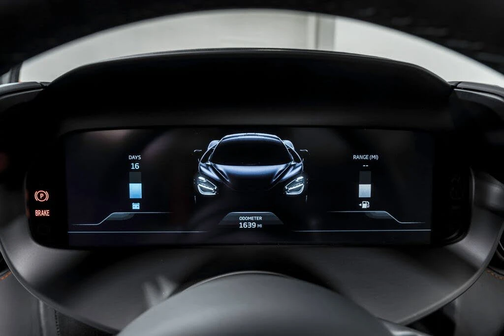 2026 McLaren 750S Coupe - Image 13 of 31