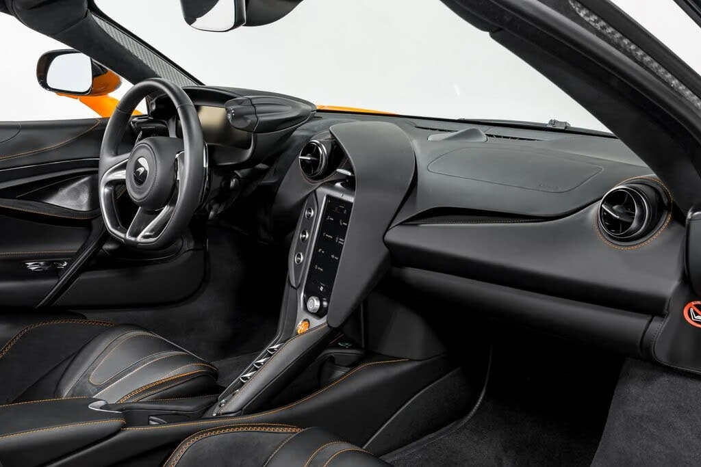 2026 McLaren 750S Coupe - Image 29 of 31