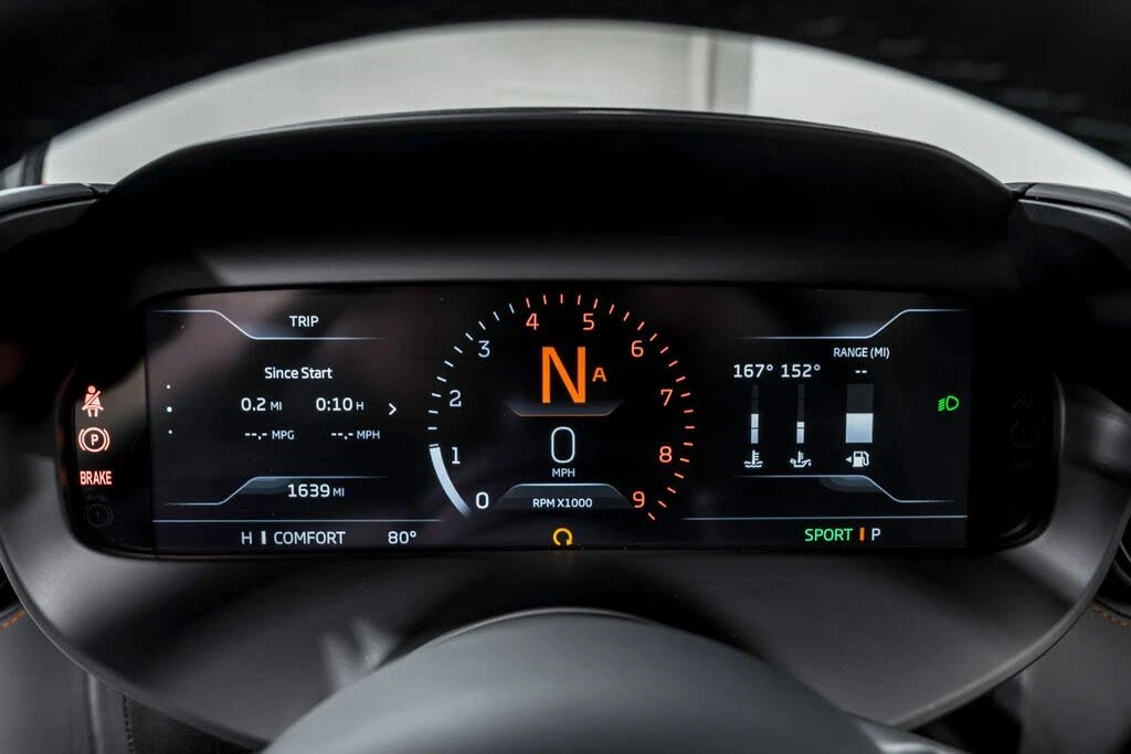 2026 McLaren 750S Coupe - Image 15 of 31