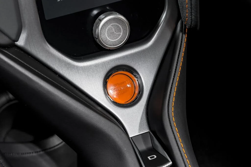2026 McLaren 750S Coupe - Image 25 of 31