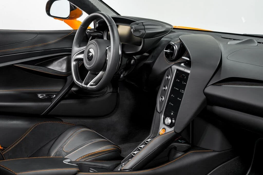2026 McLaren 750S Coupe - Image 28 of 31