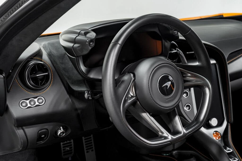 2026 McLaren 750S Coupe - Image 12 of 31