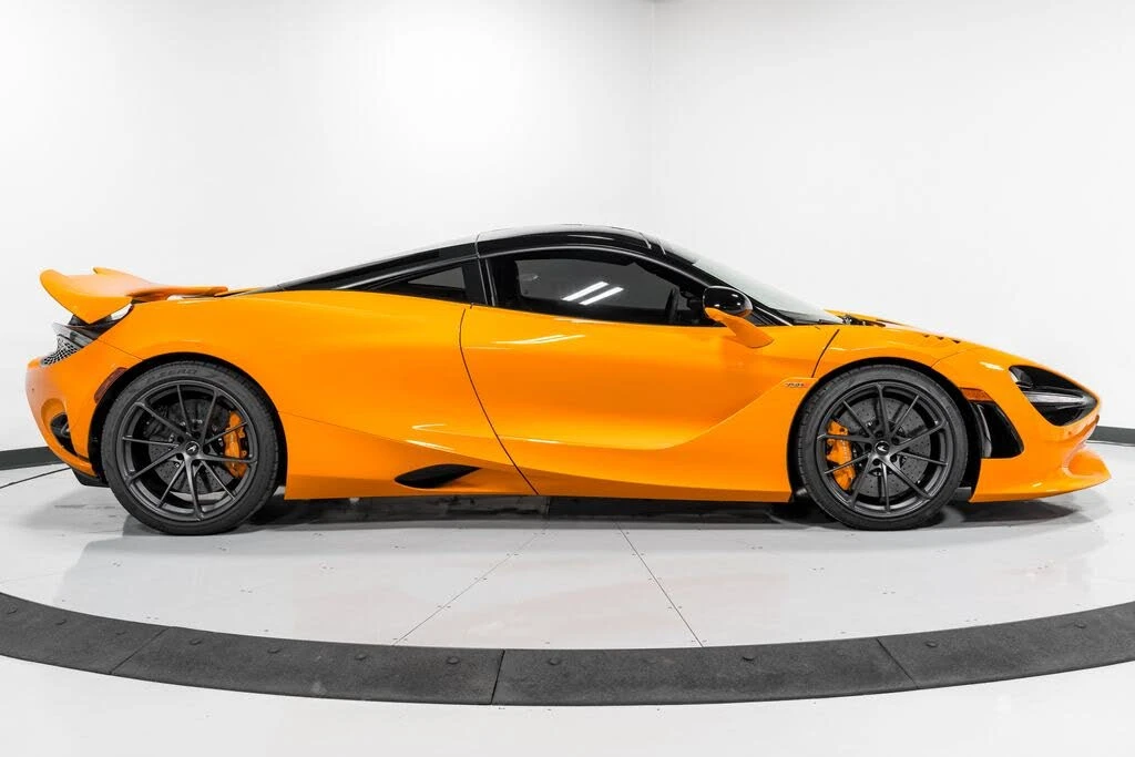 2026 McLaren 750S Coupe - Image 2 of 31