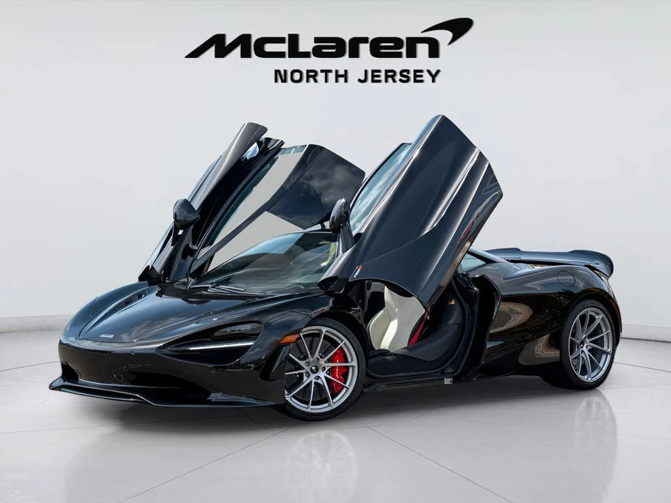 2026 McLaren 750S Coupe - Image 2 of 31