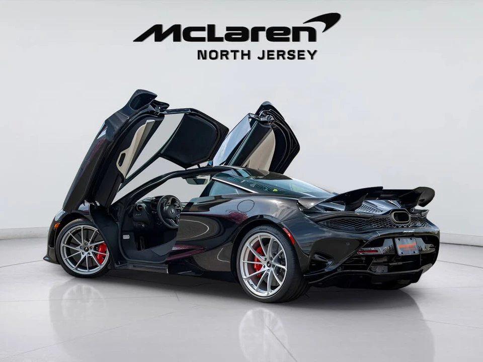 2026 McLaren 750S Coupe - Image 14 of 31