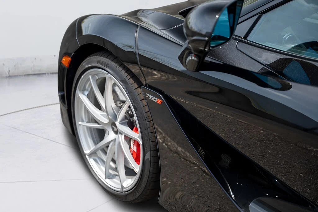 2026 McLaren 750S Coupe - Image 21 of 31