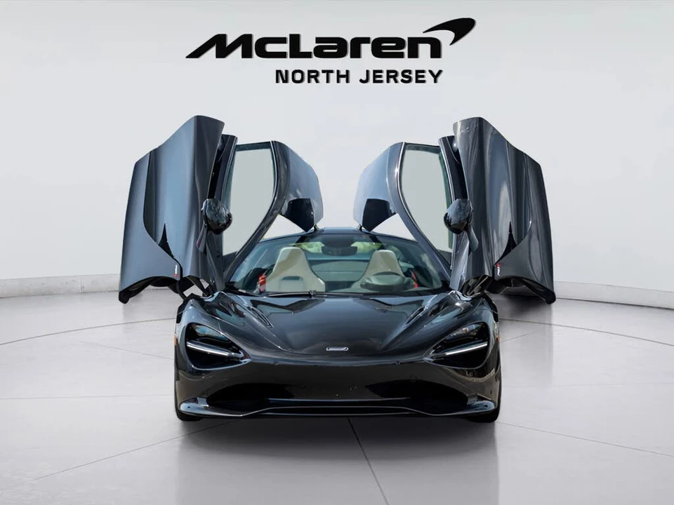 2026 McLaren 750S Coupe - Image 4 of 31