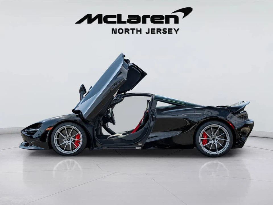 2026 McLaren 750S Coupe - Image 16 of 31