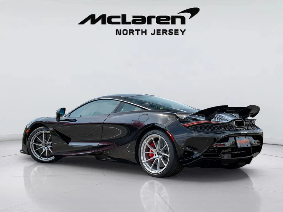 2026 McLaren 750S Coupe - Image 13 of 31