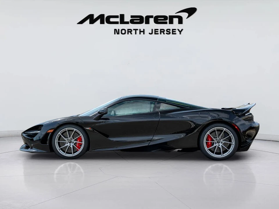 2026 McLaren 750S Coupe - Image 15 of 31