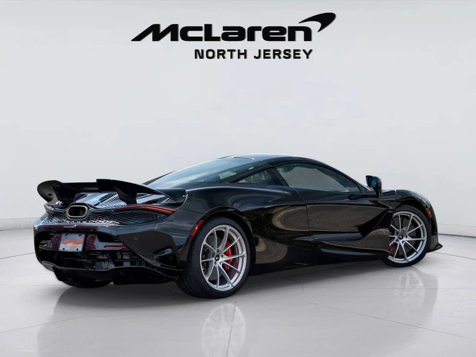 2026 McLaren 750S Coupe - Image 9 of 31