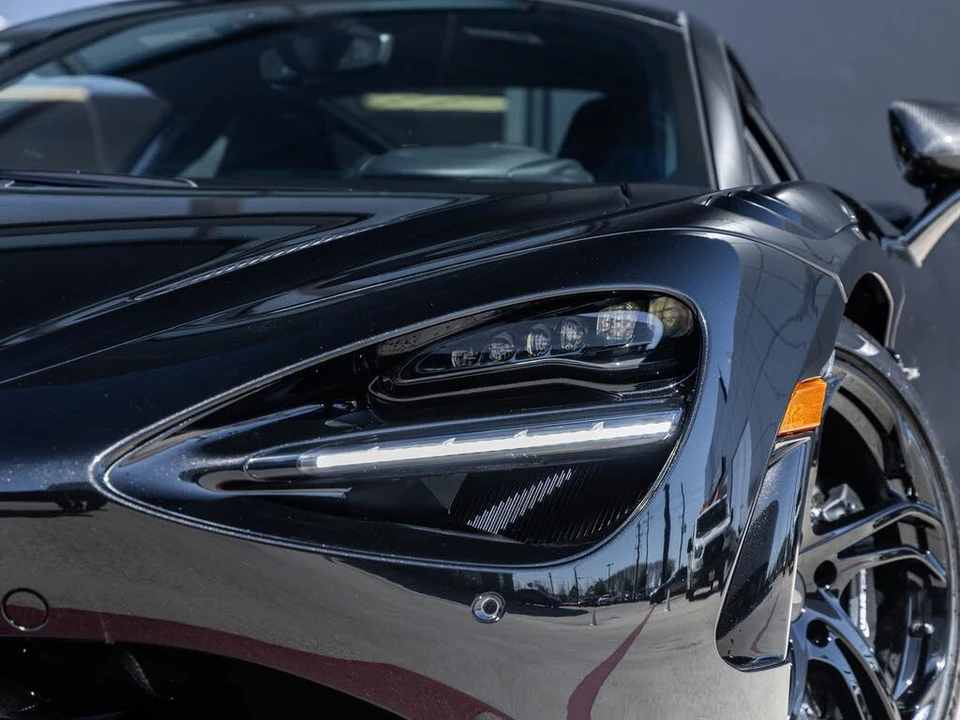 2026 McLaren 750S Coupe - Image 19 of 31