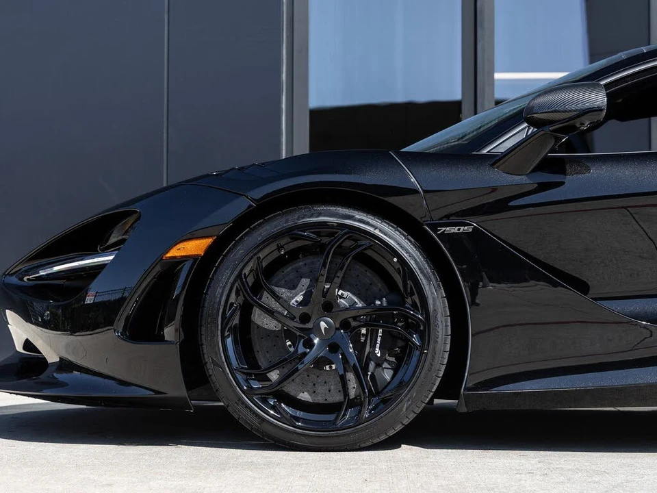 2026 McLaren 750S Coupe - Image 12 of 31