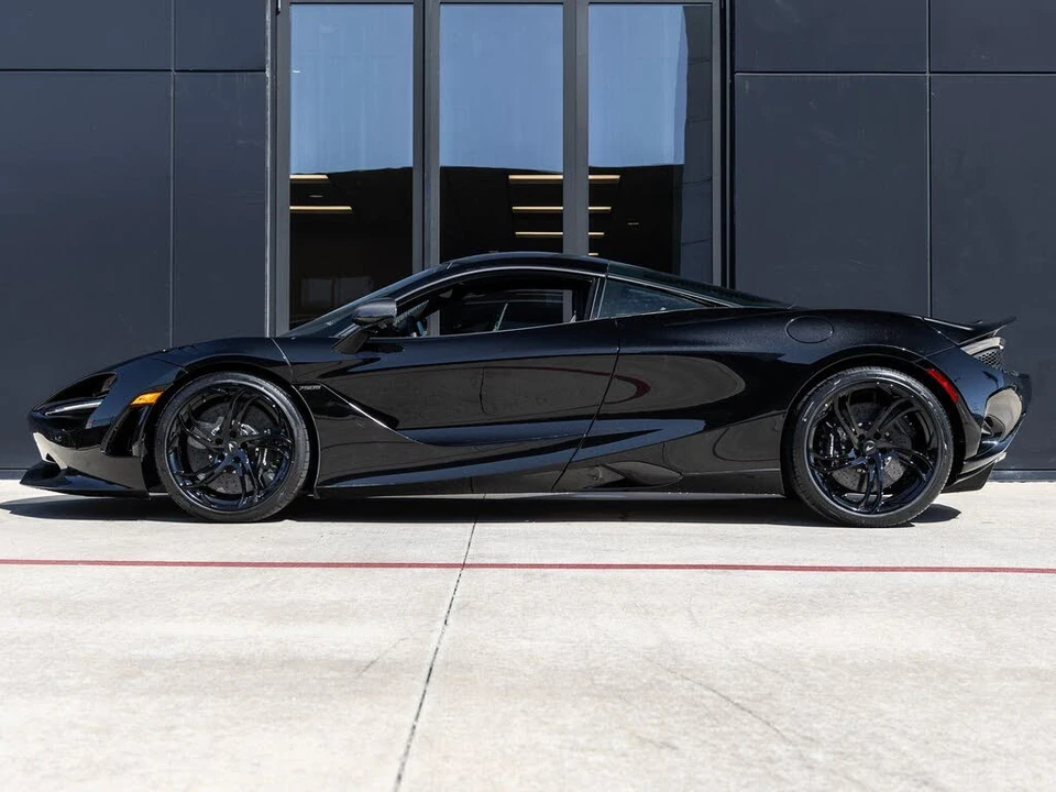 2026 McLaren 750S Coupe - Image 10 of 31