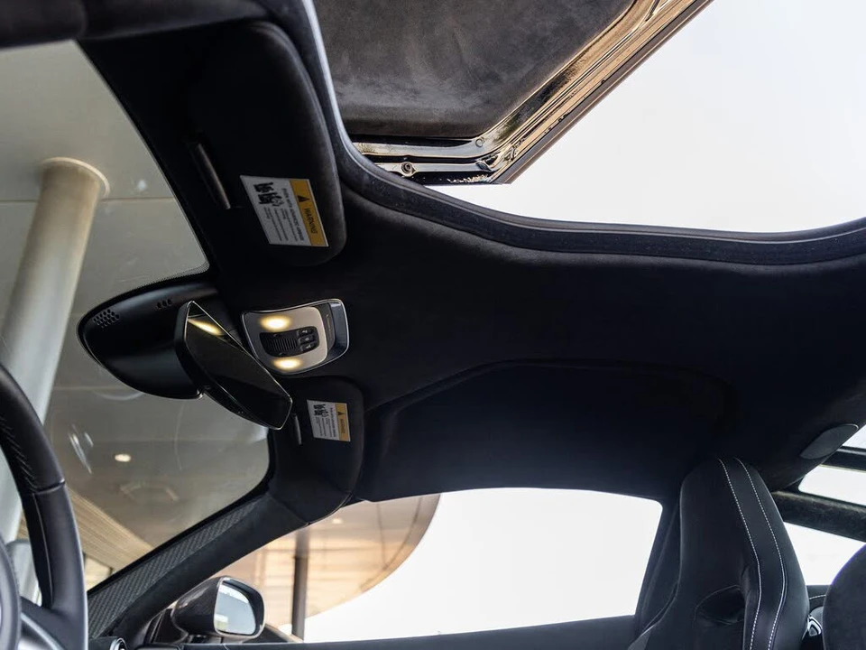 2026 McLaren 750S Coupe - Image 30 of 31