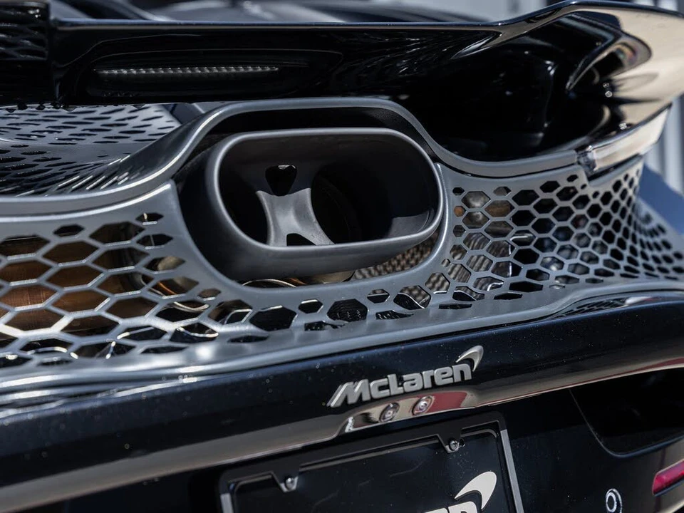 2026 McLaren 750S Coupe - Image 15 of 31