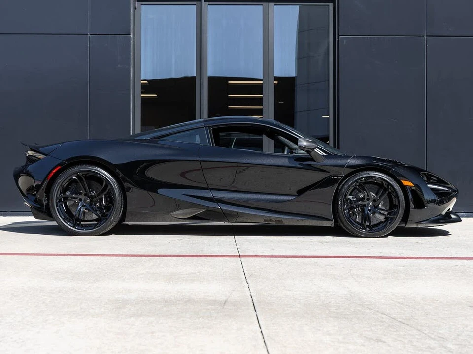 2026 McLaren 750S Coupe - Image 11 of 31