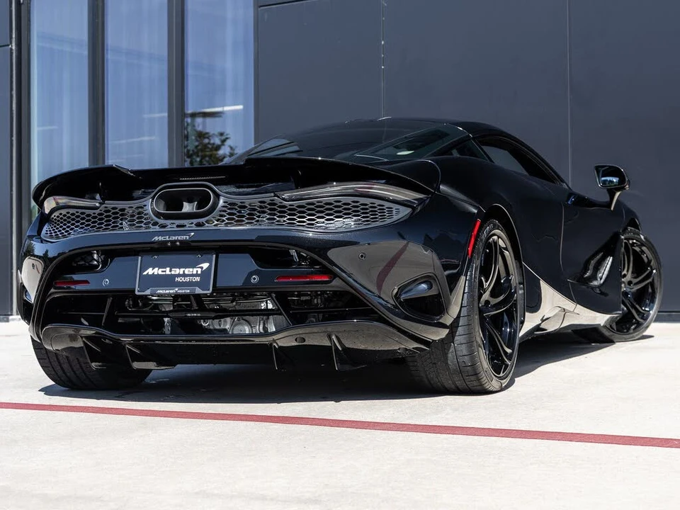 2026 McLaren 750S Coupe - Image 9 of 31