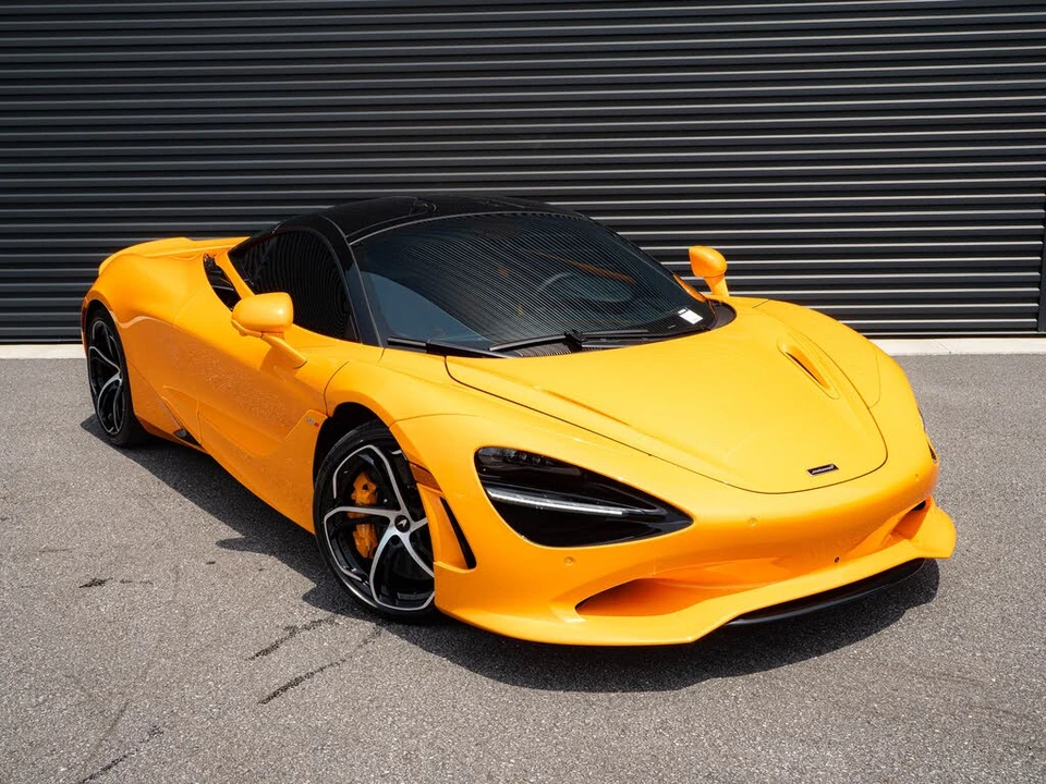 2026 McLaren 750S Coupe - Image 16 of 25