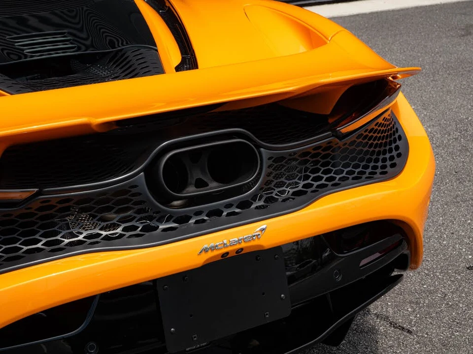 2026 McLaren 750S Coupe - Image 24 of 25