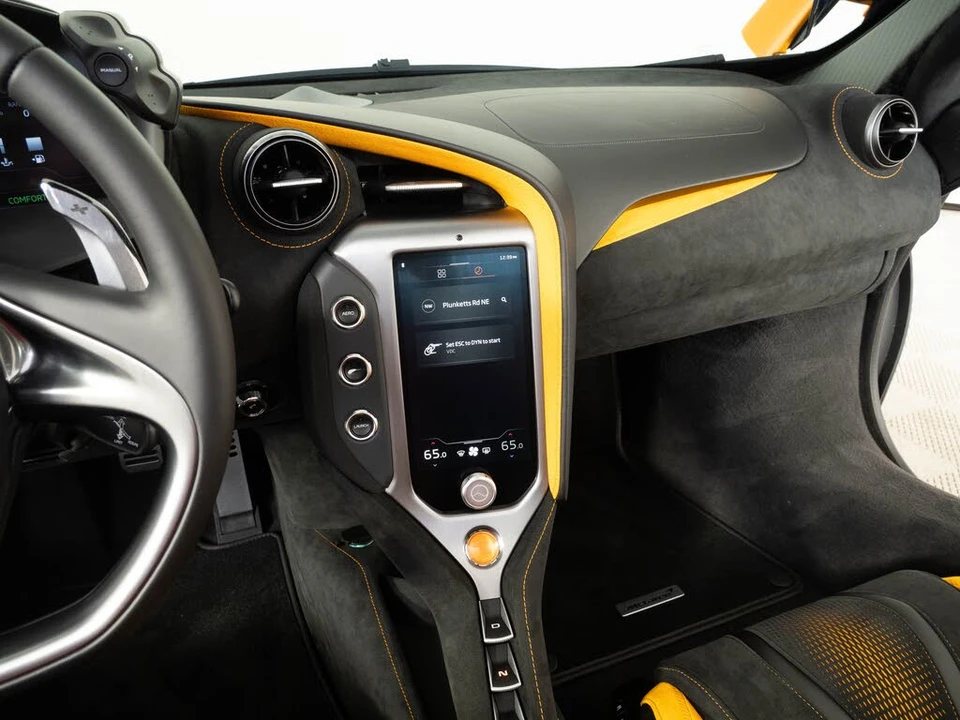 2026 McLaren 750S Coupe - Image 11 of 25