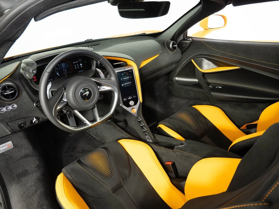 2026 McLaren 750S Coupe - Image 4 of 25